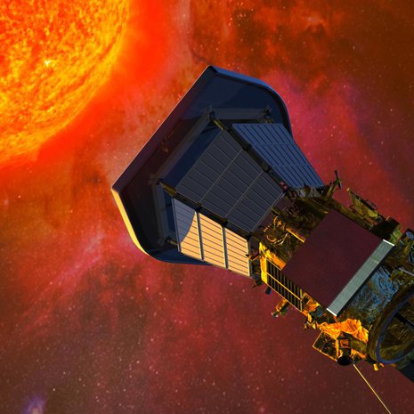 Paksu lämpökilpi suojaa aurinkoluotaimen laitteita. Kuva: <span class="photographer">Nasa</span>