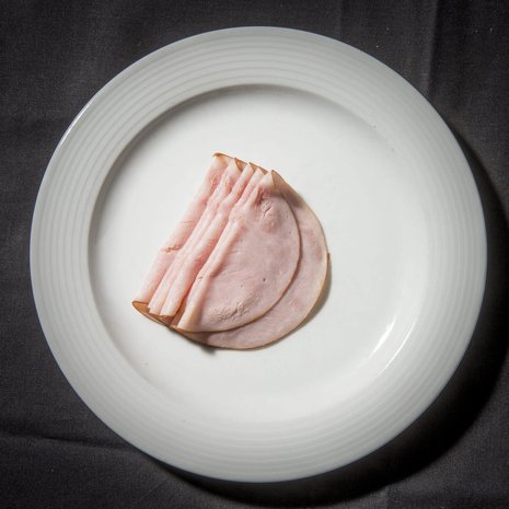 Erityisen haitallisia ovat tuoreen tutkimuksen mukaan prosessoidut lihatuotteet kuten makkarat, pekoni ja leikkeleet. Kuva: <span class="photographer">Pete Aarre-Ahtio</span>