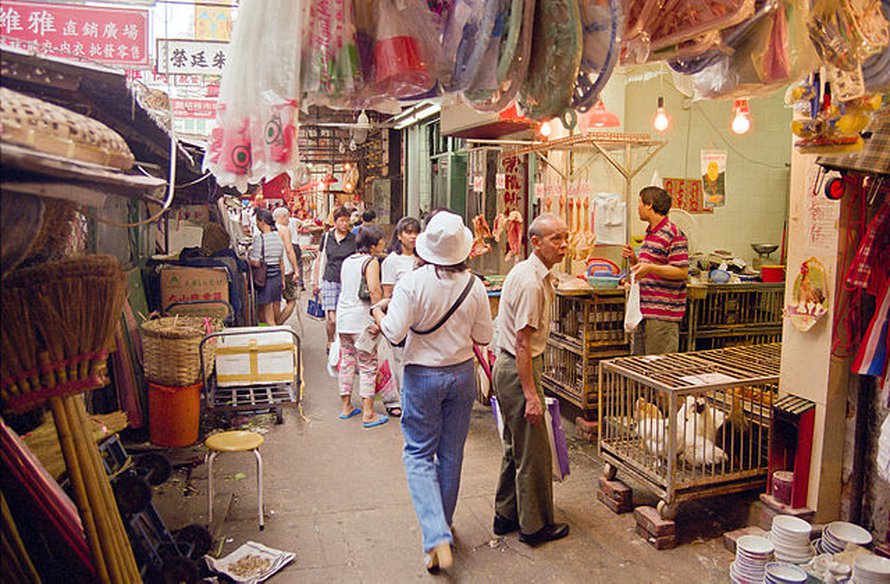 Elävä kana on harvinaistuva näky Hongkongissa. Kuva: <span class="photographer">Greg Willis, Wikimedia Commons </span>