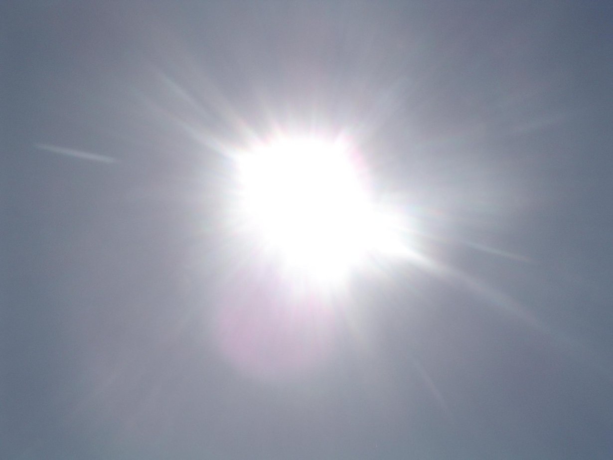 Auringon säteilymuutokset muuttavat lämpötilaa Maassa 0,1 asteella.