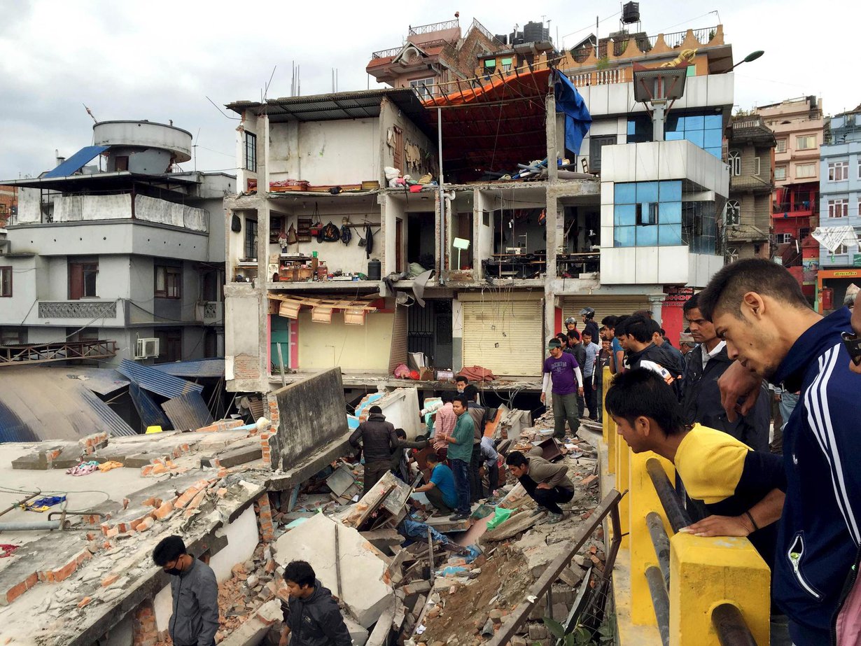 Nepalissa maa järisee tuon tuosta. Järistyksiä ennakoiva kännykkäverkosto voisi pelastaa ihmishenkiä. Kuva: Navesh Chitrakar / Reuters