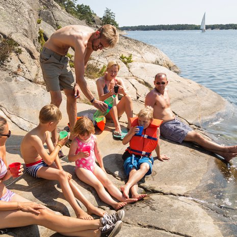 Erityisen haitallista on palaminen nuorella iällä. Siksi lasten vielä ohut iho pitää suojata erityisen hyvin. Kuva: <span class="photographer">Getty Images</span>