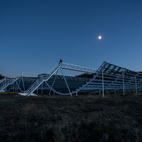 Kun tekniikka paranee, paranevat havainnot. Kanadassa uudenlainen Chime-teleskooppi on jo napannut purskeita, vaikka sitä vasta viritetään käyttöön. Kuva: <span class="photographer">Chime</span>