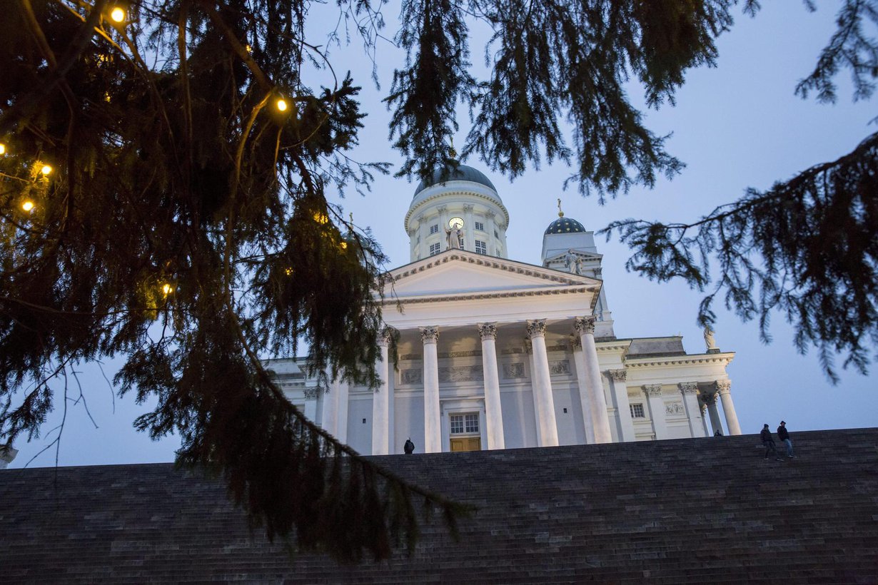 Kannattaa aloittaa maamerkistä, kun opastaa turistia. Kuva: Mika Ranta HS