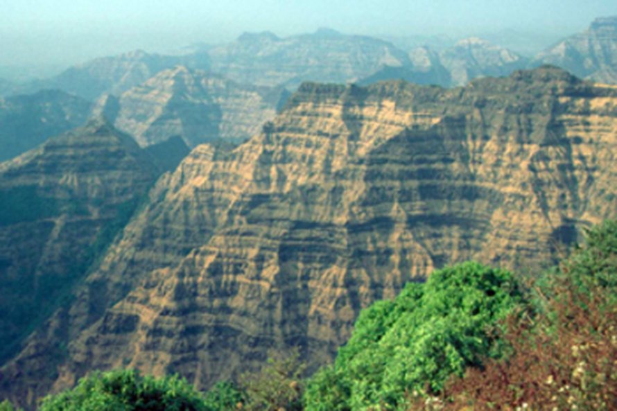 Deccanin laavamuodostelmia. Kuva: <span class="photographer">M. Widdowson. Science/AAAS</span>