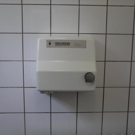 Puhallinkuivaajat imevät bakteereja ja levittävät niitä edelleen, huomattiin yhdysvaltalaisessa tutkimuksessa. Kuva: <span class="photographer">Wikimedia Commons</span>