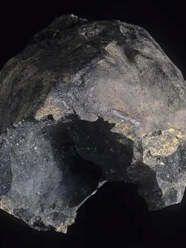 Murchisonin meteoriitti iskeytyi Australiaan vuonna 1969. Siitä otettuja näytteitä tutkittiin nyt uusilla laitteilla ja hienovaraisilla menetelmillä. Kuva. The Natural History Museum Smithsonian