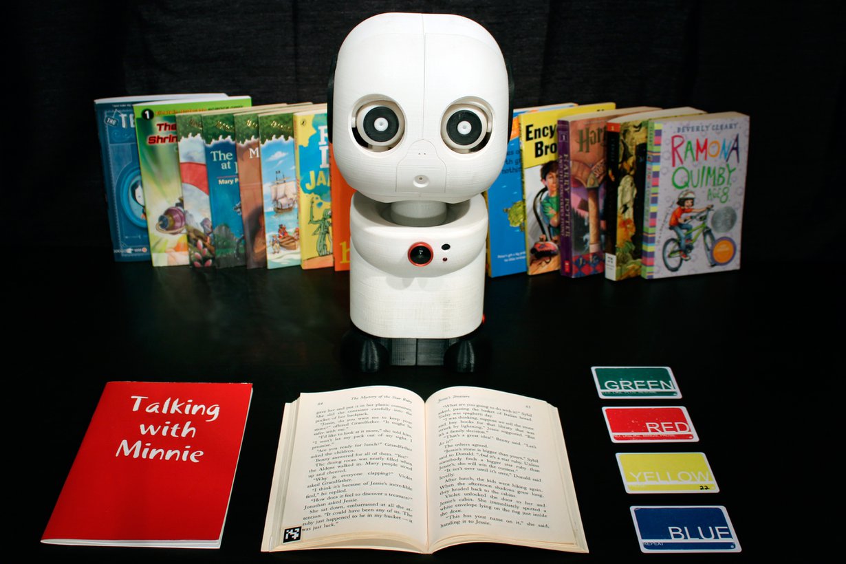 Minnie kuuntelee ja kommentoi. Kuva: Science Robotics
