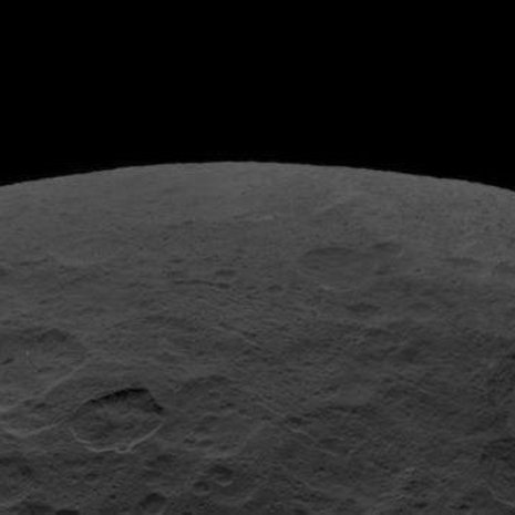 Occatorin kraatterin vaaleat läikät erottuivat kaukaa Dawn-luotaimen kuvissa ja herättivät hämmennystä. Kuva: <span class="photographer">Nasa</span>