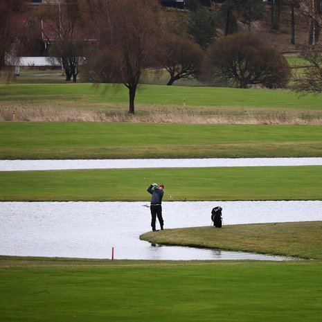 Golfia saattoi pelata tammikuun puolivälissä Pickala Golfissa Siuntiossa. Kuva: <span class="photographer">Jukka Gröndahl / HS</span>
