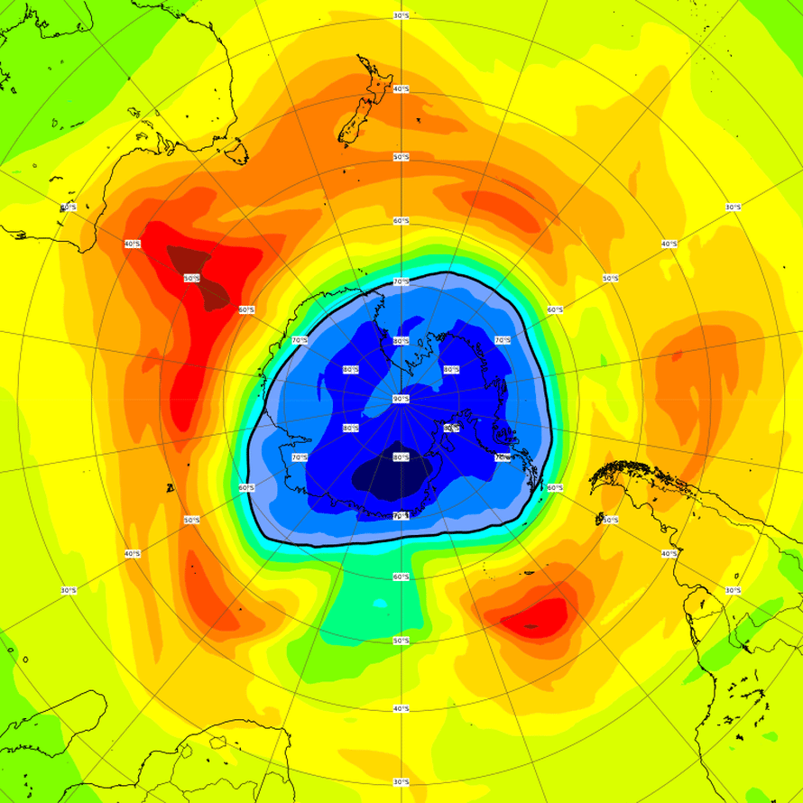 Cams-seurantapalvelun ennuste kuvaa tilannetta Etelämantereen yllä viime viikon tiistaina. Otsoniaukko peittää lähes koko Etelämantereen. Kuva: <span class="photographer">Copernicus Atmosphere Monitoring Service/ECMWF</span>