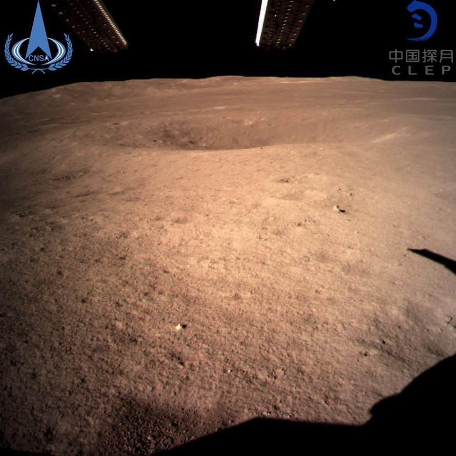 Kiinan tiedeakatemian välittämä kuva Kuun toisesta puolesta. Kuva: <span class="photographer">Xinhua</span>
