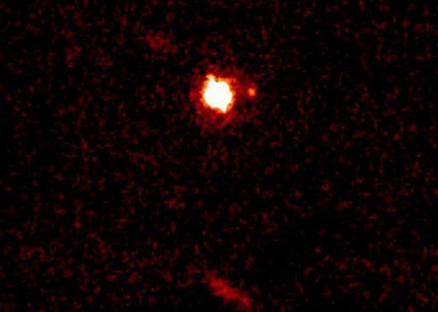Xena ja sen kuu (oikealla). Kuva: <span class="photographer">W.M. Keck Observatory</span>