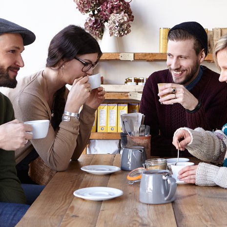 Sinkut tapaavat enemmän ystäviään ja sukulaisiaan kuin avioliitossa elävät. Kuva: <span class="photographer">Getty Images</span>