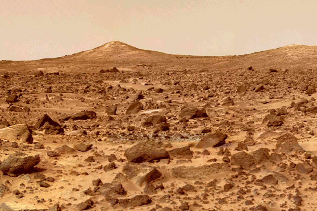 Vuonna 1997 otettu kuva marsperästä on värikäsitelty todenmukaiseksi. Kuva: Nasa/JPL
