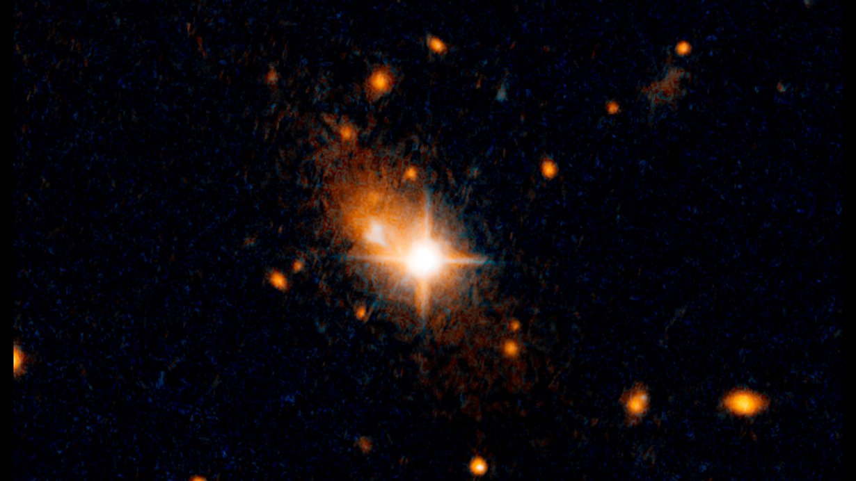 Hubble kuvasi kirkkaan kvasaarin kaukaisessa galaksissa. Kuva: NASA, ESA / M. Chiaberge
