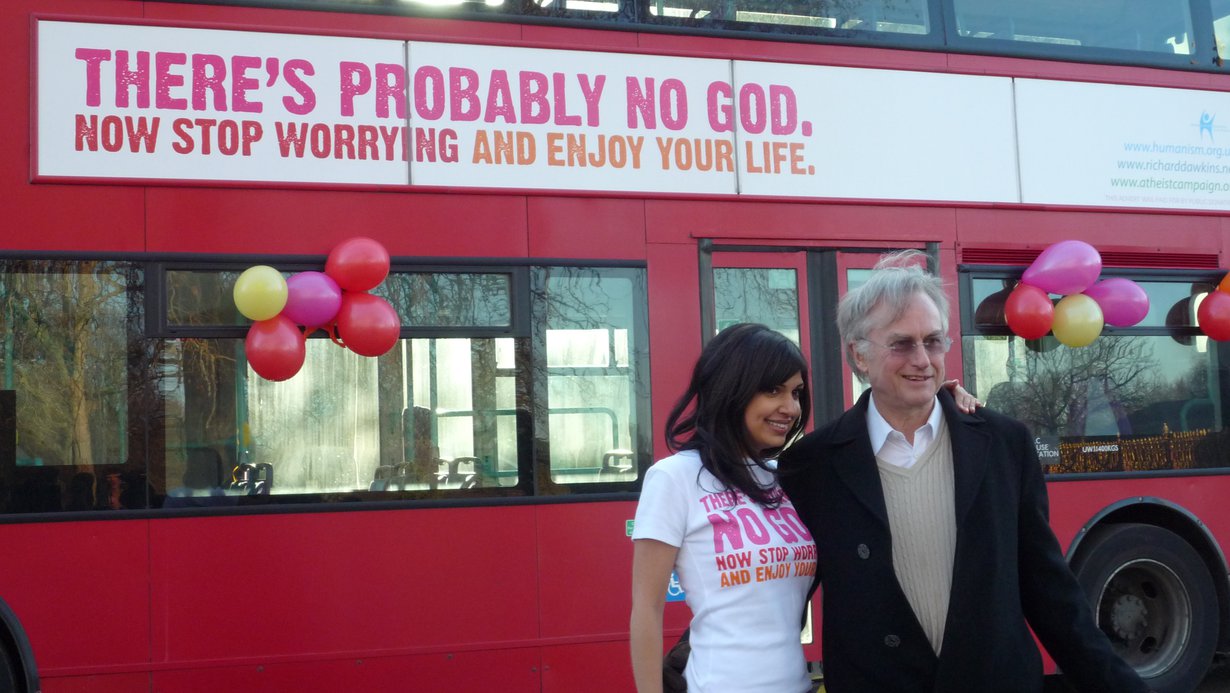 Kun kuolema huolettaa, Richard Dawkins ei innosta. Tässä hän avaa ateistikampanjaa toimittaja Ariane Sherinen kanssa.