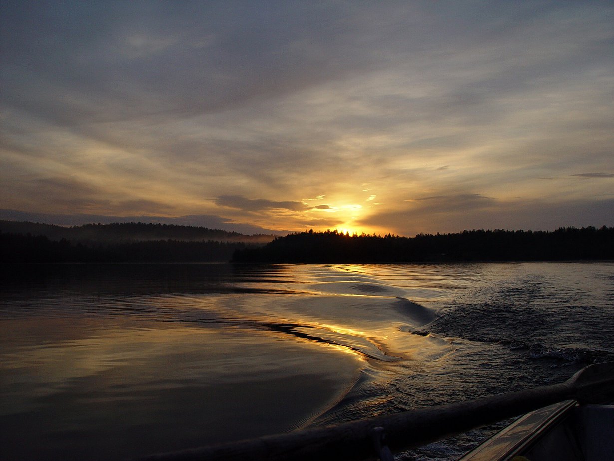 Keski-Euroopan aikavyöhykkeessä aurinko olisi Suomessa esillä terveellisempiin kellonaikoihin. Kuva: Josef Stuefer, Wikimedia Commons