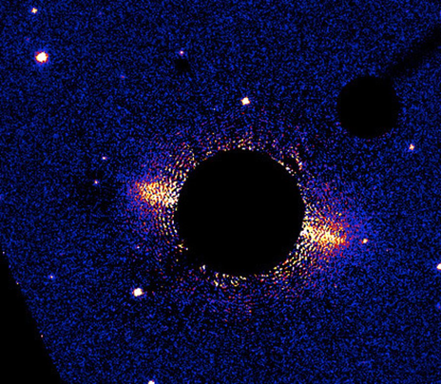 Tähteä HD 139664 ympäröivä kiekko.
Kuva: <span class="photographer">Nasa/Esa ja P. Kalas
</span>
