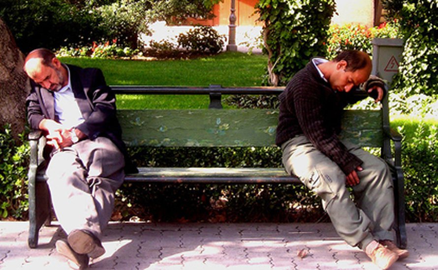 Kuva: <span class="photographer"><A HREF=http://en.wikipedia.org/wiki/File:Sleepy_men.JPG>Wikimedia Commons</A>.</span>