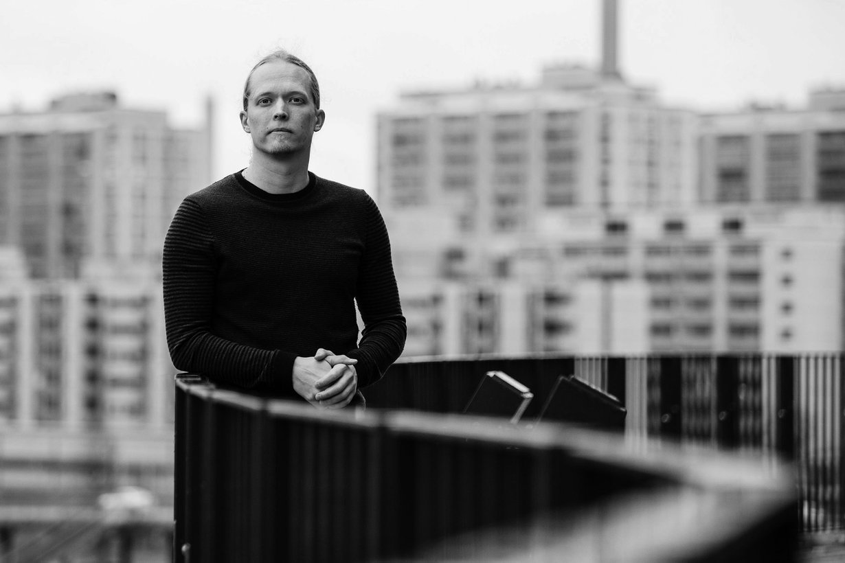 Markus Jokelan mukaan älyllä on paljon suurempi merkitys kuin kirjanoppineisuudella. Kuva: Rio Gandara