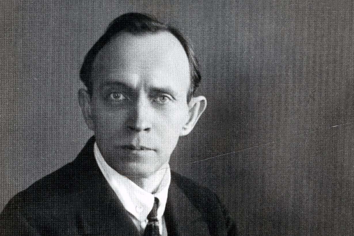 1924: Kominternin sihteeri vaalii ajatusta maailmanvallankumouksesta. Kuva: Kansan arkisto