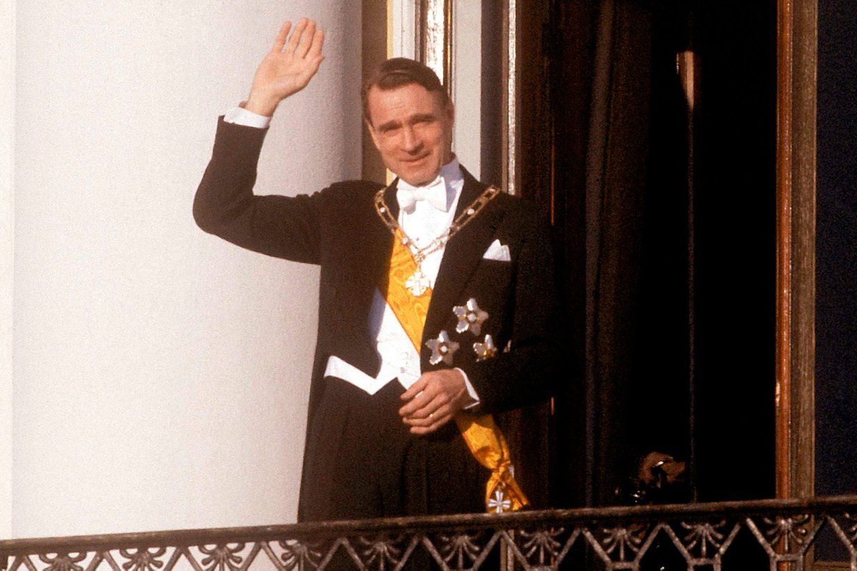 Mauno Koivisto nousi valtakunnan huippuvirkaan kaikkien aikojen vilkkaimmissa vaaleissa 1982. Sitten valtaoikeuksia alettiin kaventaa. Kuva: Lehtikuva