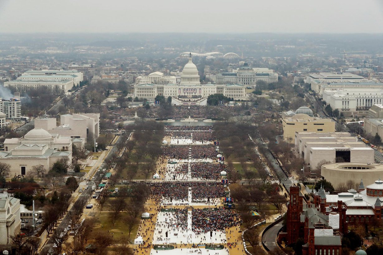 Yleisöä Yhdysvaltain presidentti Donald Trumpin virkaanastujaisissa Washingtonissa 20. tammikuuta 2017. Kuva: Lucas Jackson / Reuters