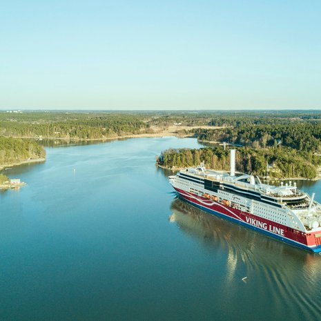 Tuuliroottori kuljettaa osaltaan matkustajalaivaakin. Kuva: <span class="photographer">Norsepower</span>