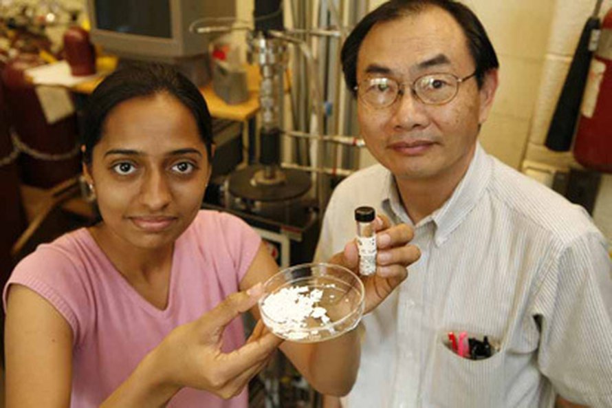Fan ja tohtoriksi opiskeleva Shwetha Ramkumar. Kuva: <span class="photographer">Kevin Fitzsimons/Ohion valtion yliopisto.</span>