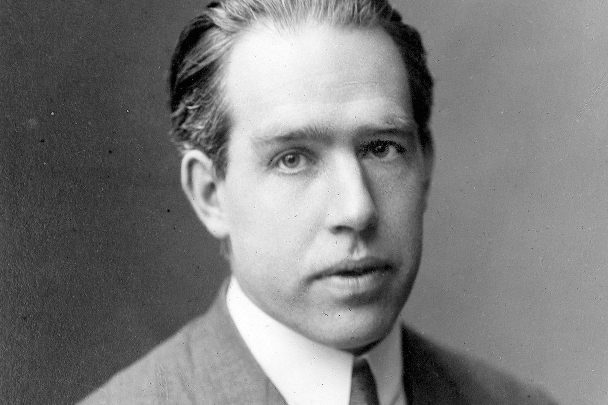 Atomimalli toi Bohrille nobelin 1922. Suomi sai palkinnosta osansa, kun Bohr talvisodan sytyttyä myi mitalinsa ja antoi rahat maamme avustamiseen. Kuva: Getty Images