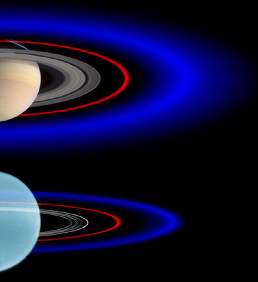 Renkaiden vertaamista varten Saturnus (yllä) ja Uranus on skaalattu samankokoisiksi. Kuva: <span class="photographer">Imke de Pater, Heidi Hammel, Seran Gibbard, Mark Showalter / Science</span>