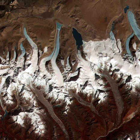 Jäätiköt kutistuvat Himalajallakin ilmaston lämmetessä. Kuva: <span class="photographer">Nasa</span>