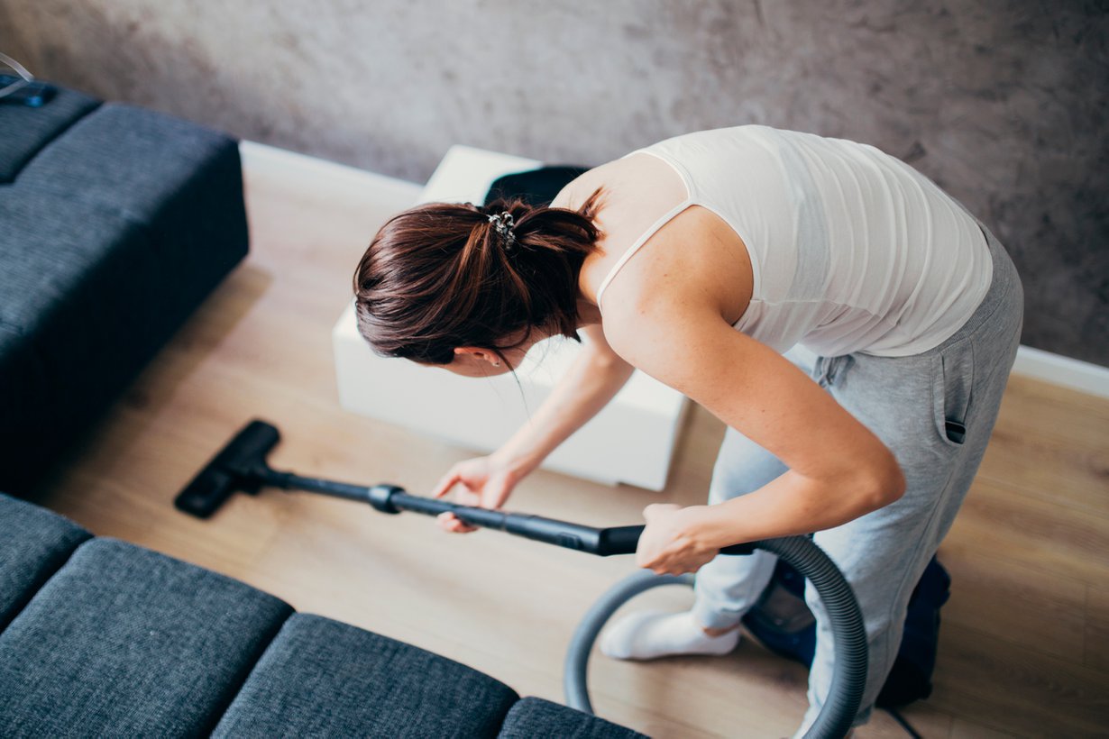 Hyvä syy antaa villakoirille kyytiä: imurointi käy liikunnasta. Kuva: iStock