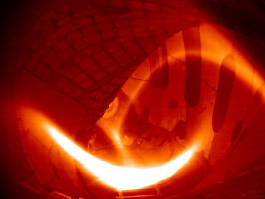 Vetyplasma hehkui ensimmäisen kerran Wendelstein 7-X -koereaktorissa. Kuva: <span class="photographer">IPP</span>