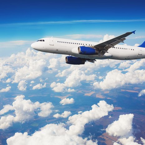 Lentoliikenne tuottaa paljon päästöjä. Kuva: <span class="photographer">Shutterstock</span>