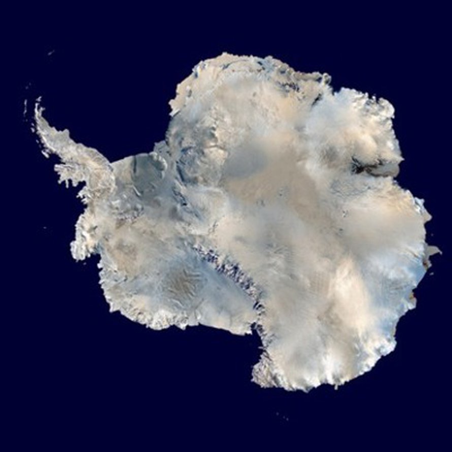 Kuva: <span class="photographer">Dave Paper / <a href= http://commons.wikimedia.org/wiki/File:Antarctica_6400px_from_Blue_Marble.jpg> Wikimedia Commons</a></span>