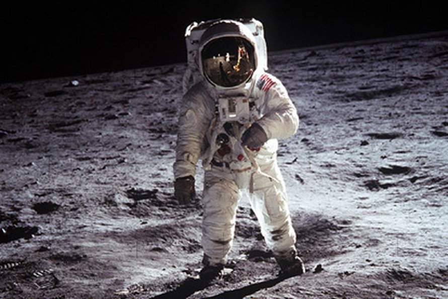 Buzz Aldrin Kuussa 1969. Onko seuraava kuukävelijä kiinalainen? Kuva: <span class="photographer">Nasa</span>