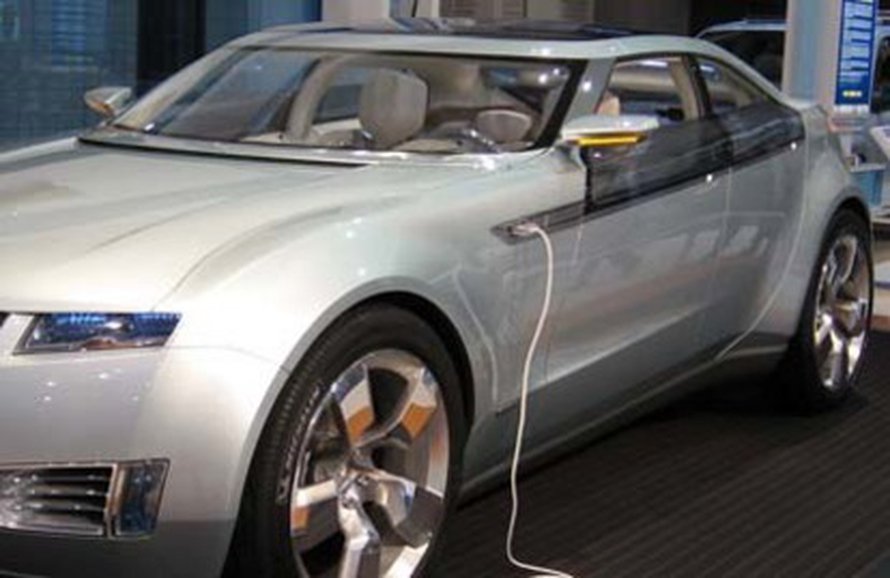 Ladattava hybridi Chevrolet Volt. Kuva: <span class="photographer"><A HREF=http://en.wikipedia.org/wiki/Image:Chevrolet-Volt-DC.jpg>Wikimedia Commons</A></span>