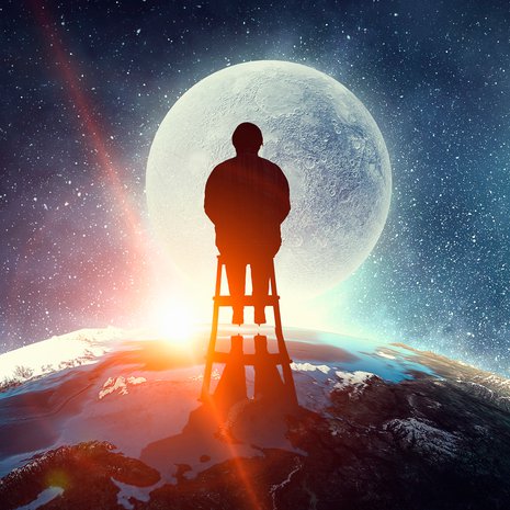 Lähes jokaista yötaivaalla loistavaa tähteä kiertänee planeetta, jolla voisi olla elämää. Siinä syy ajatella, ettemme asuta Linnunrataa yksin. Kuva: <span class="photographer">Shutterstock</span>