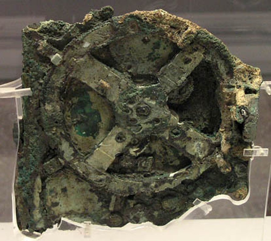 Antikytherasta vuonna 1901 löytyneen mekaanisen "tietokoneen" suurin osa. Kuva: <span class="photographer">The Antikythera Mechanism Research Project</span>